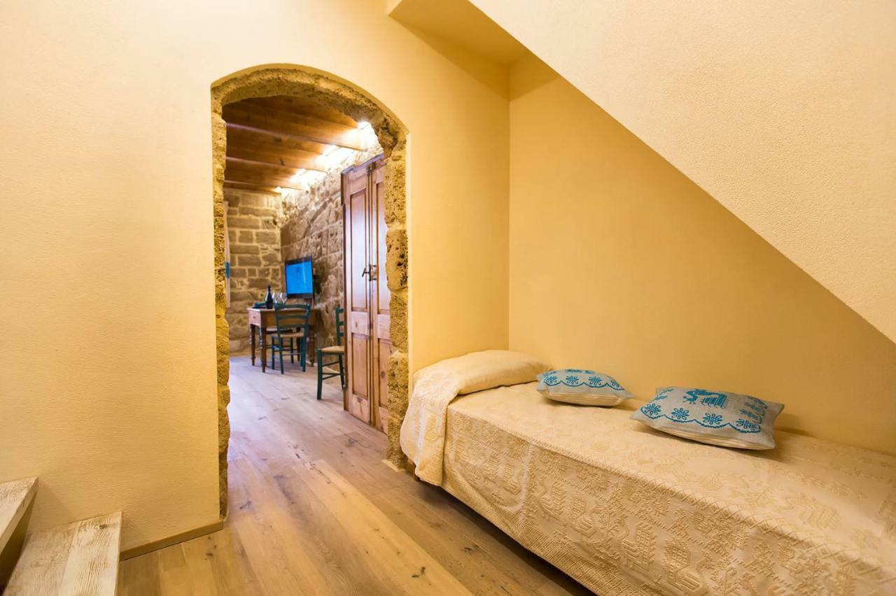 Grand Suite Gioberti Elegante Nel Cuore Di Alghero Ngoại thất bức ảnh